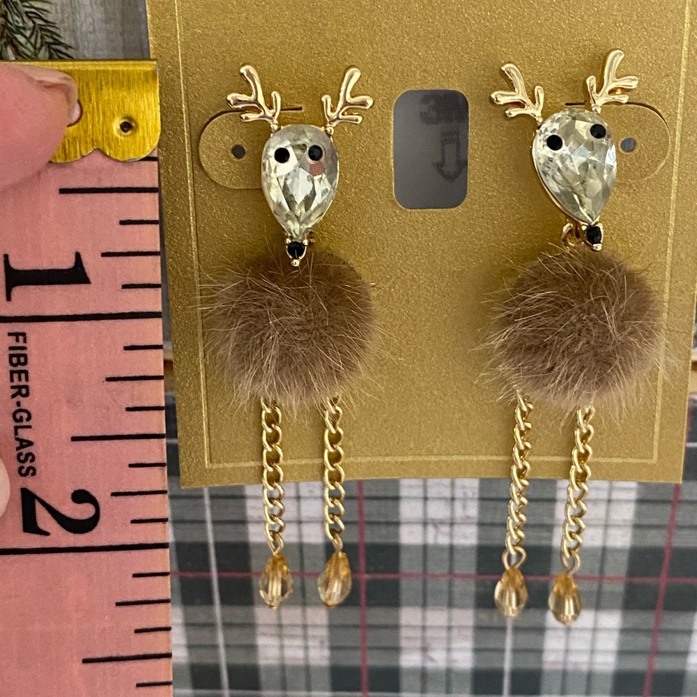 NWT INC Crystal Reindeer earrings🎄 - Picture 6 of 8